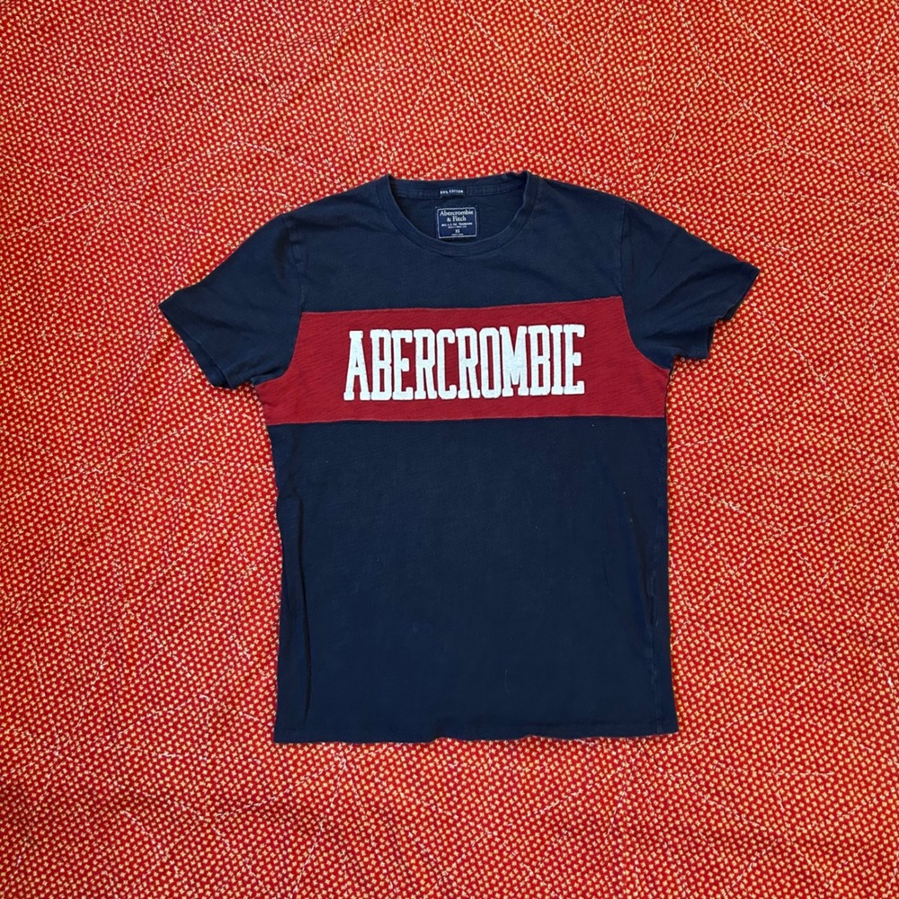 Abercrombie & Fitch 2000s Mens XS Navy Blue Red Spell Out Graphic T-Shirt Cotton